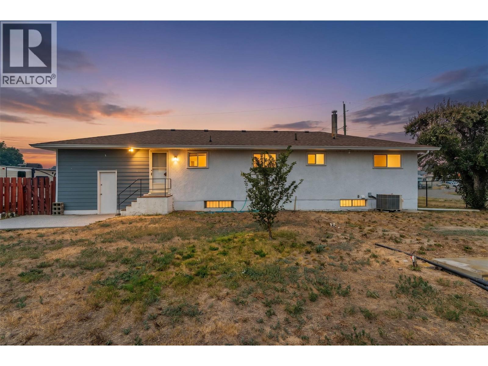 913 Holt Street - 3