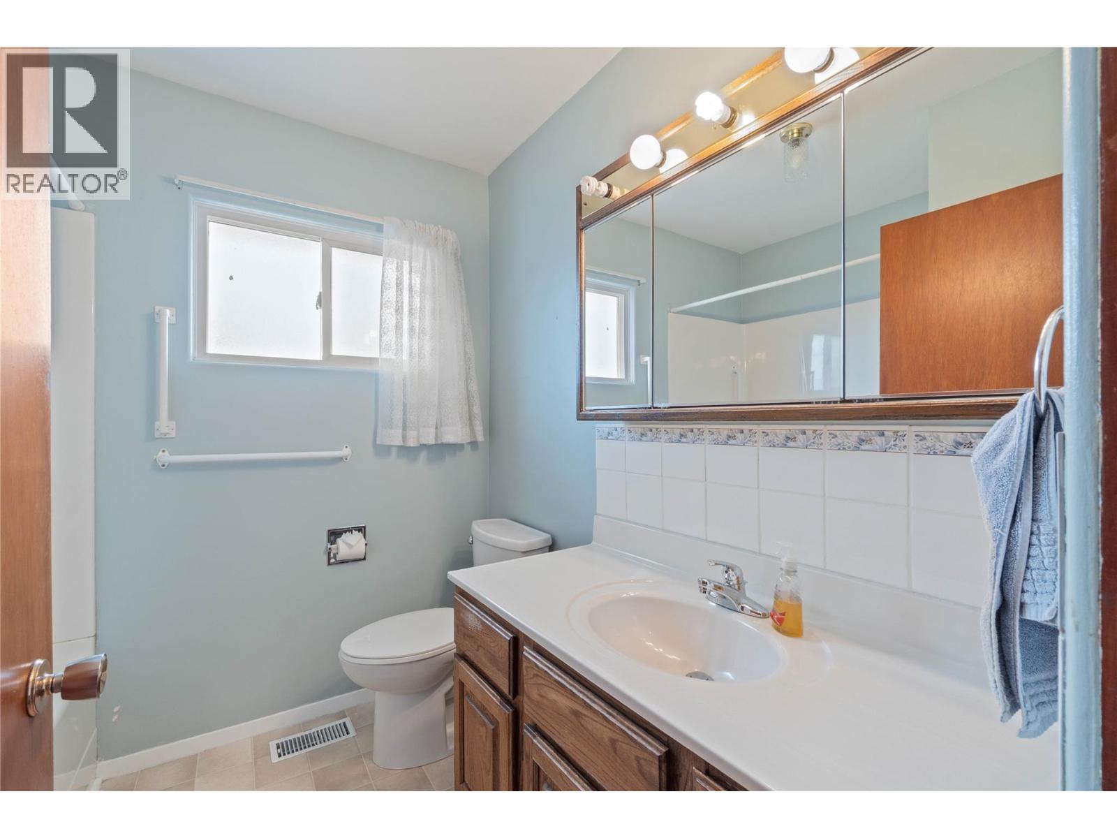 913 Holt Street - 14