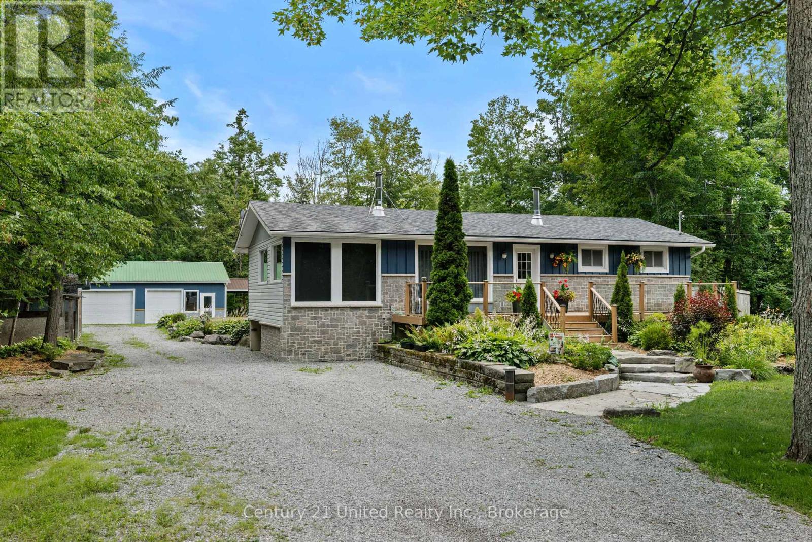 25 SUGARBUSH BOULEVARD - 2