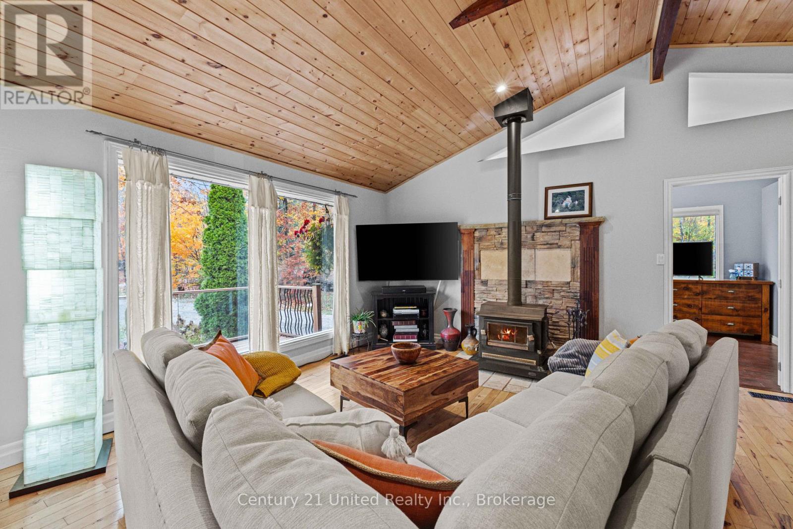 25 SUGARBUSH BOULEVARD - 5