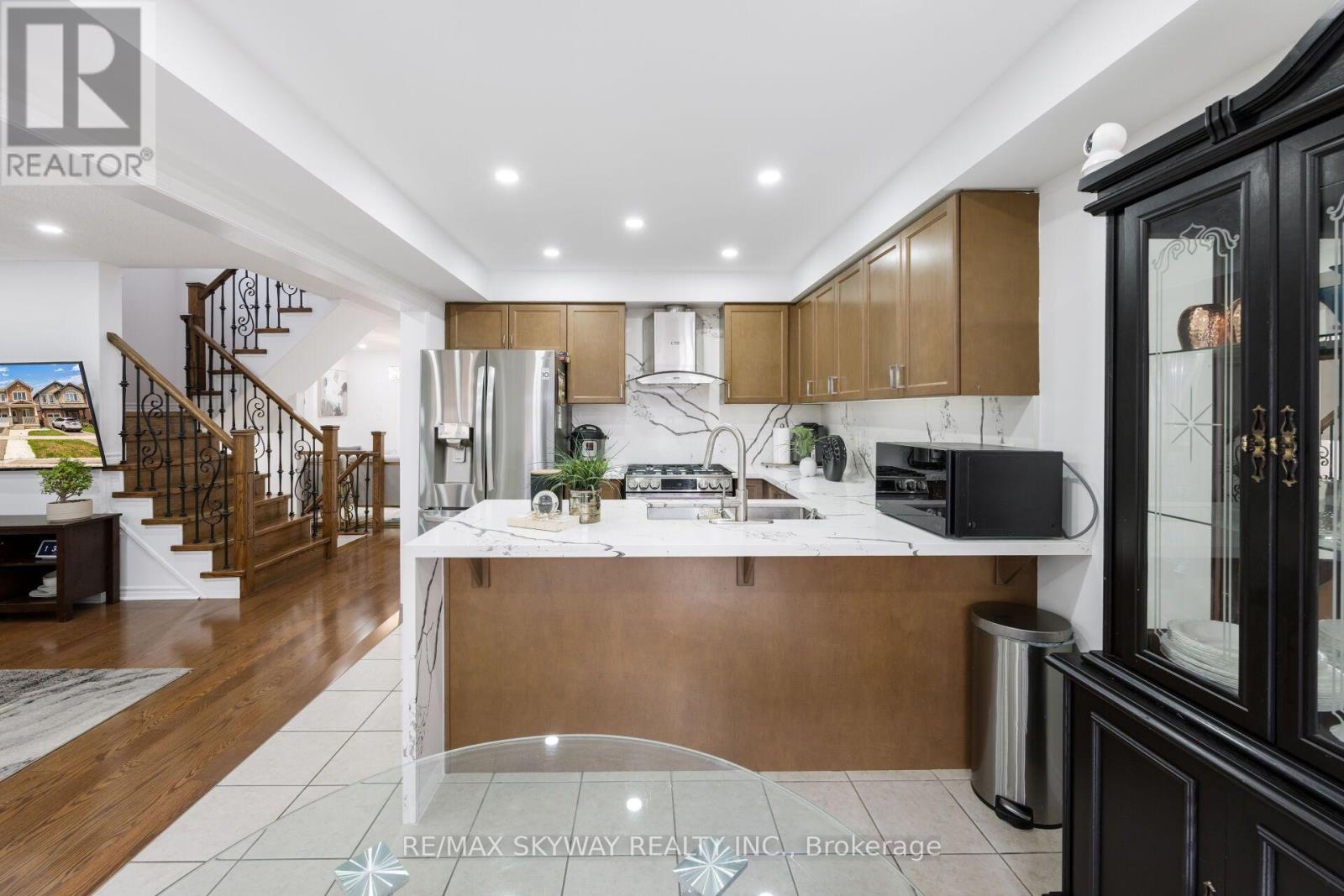92 STEDFORD CRESCENT - 10