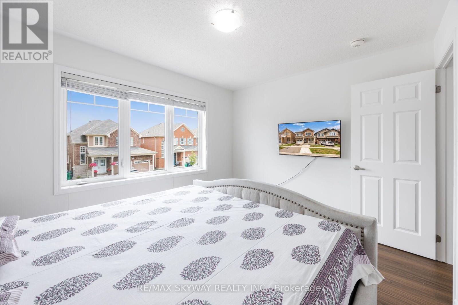 92 STEDFORD CRESCENT - 26