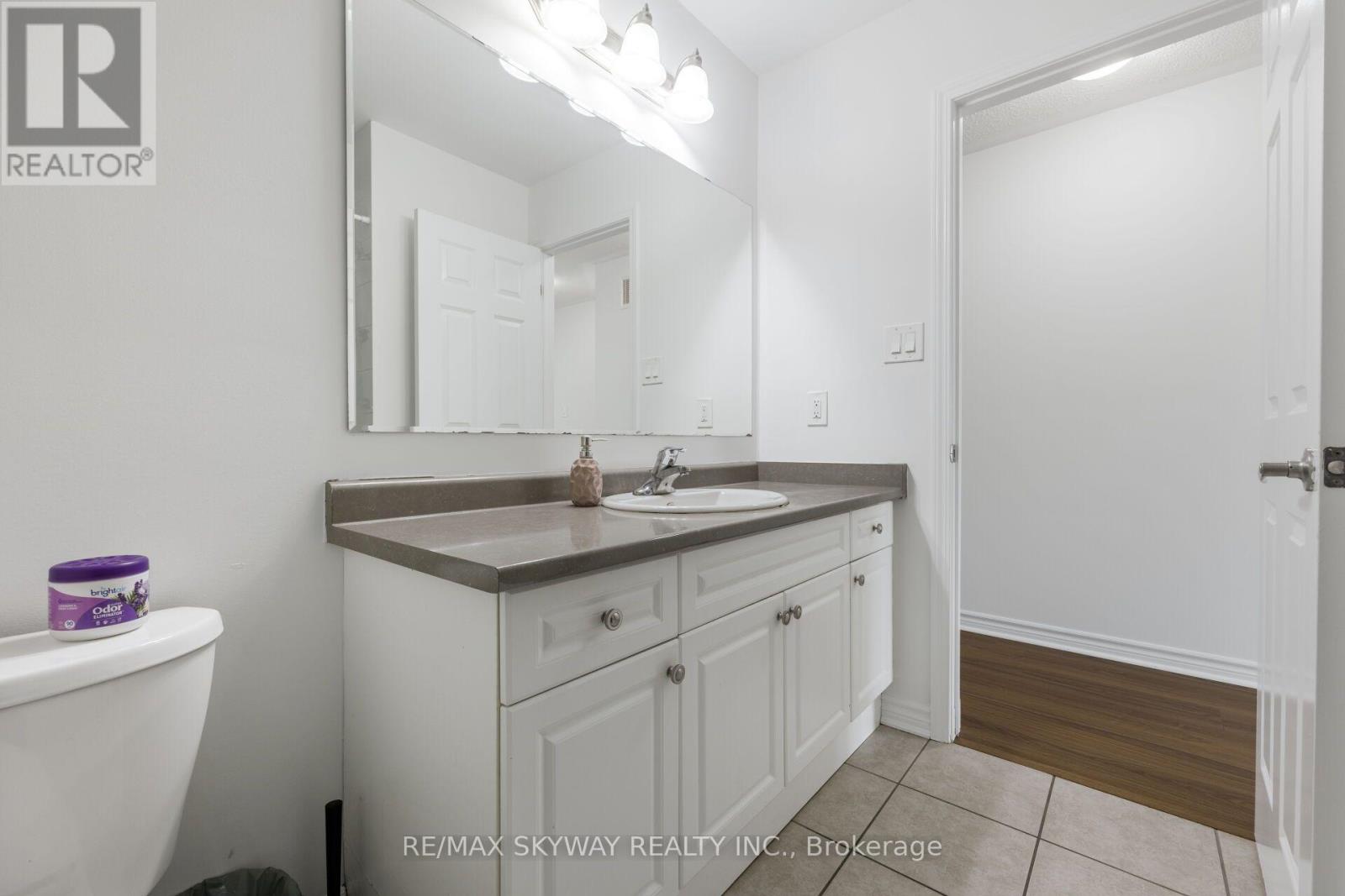 92 STEDFORD CRESCENT - 33