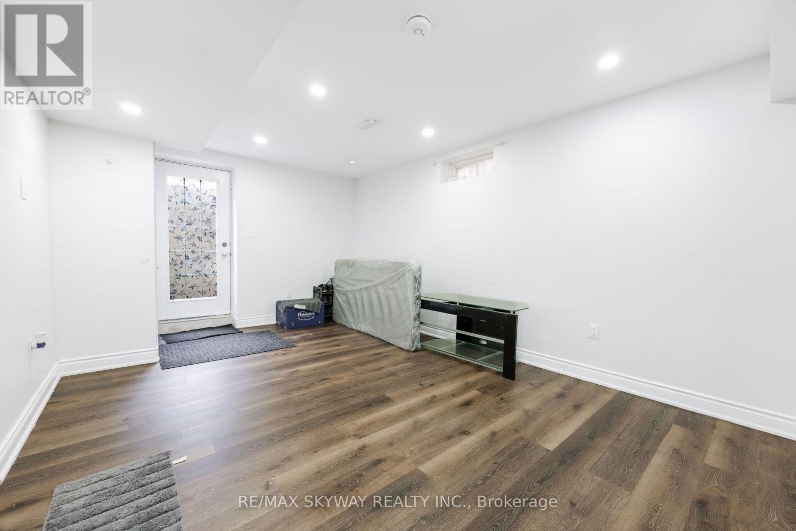 92 STEDFORD CRESCENT - 35