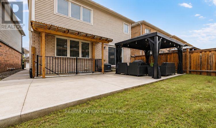92 STEDFORD CRESCENT - 44