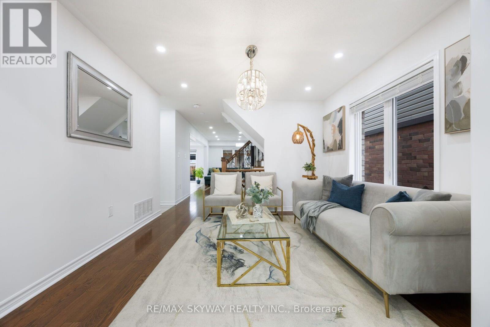 92 STEDFORD CRESCENT - 6