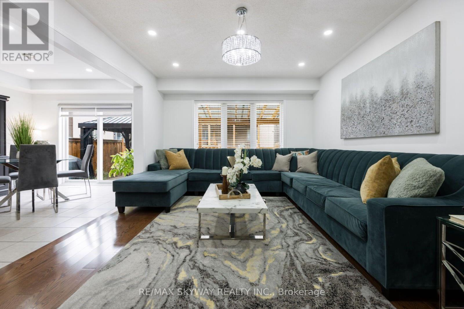 92 STEDFORD CRESCENT - 8