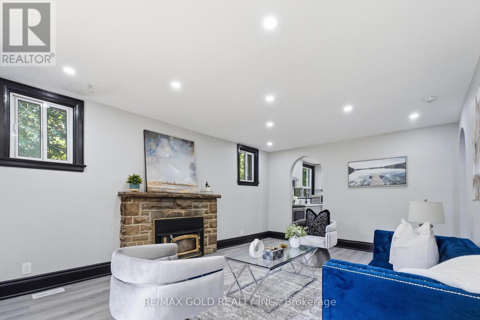 2702 EMBLETON ROAD - 44