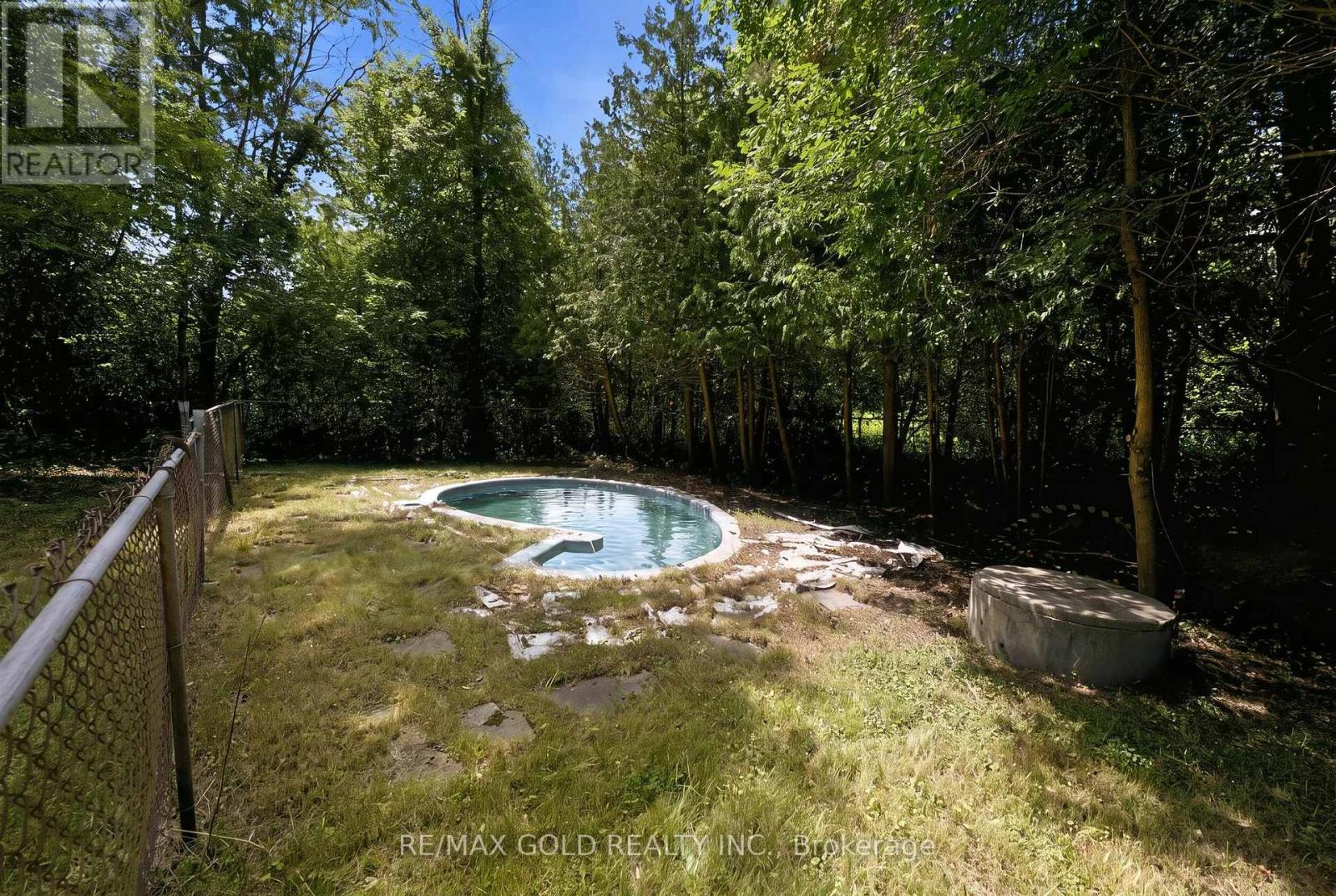 2702 EMBLETON ROAD - 47