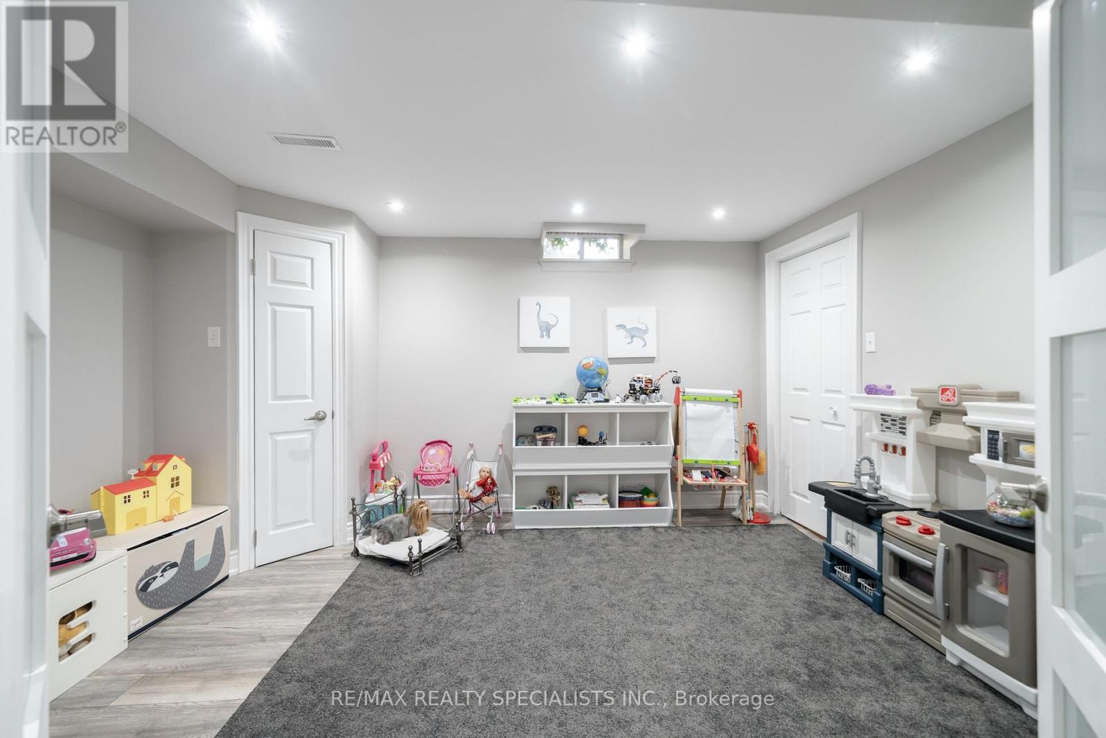 4021 SASHA COURT - 35