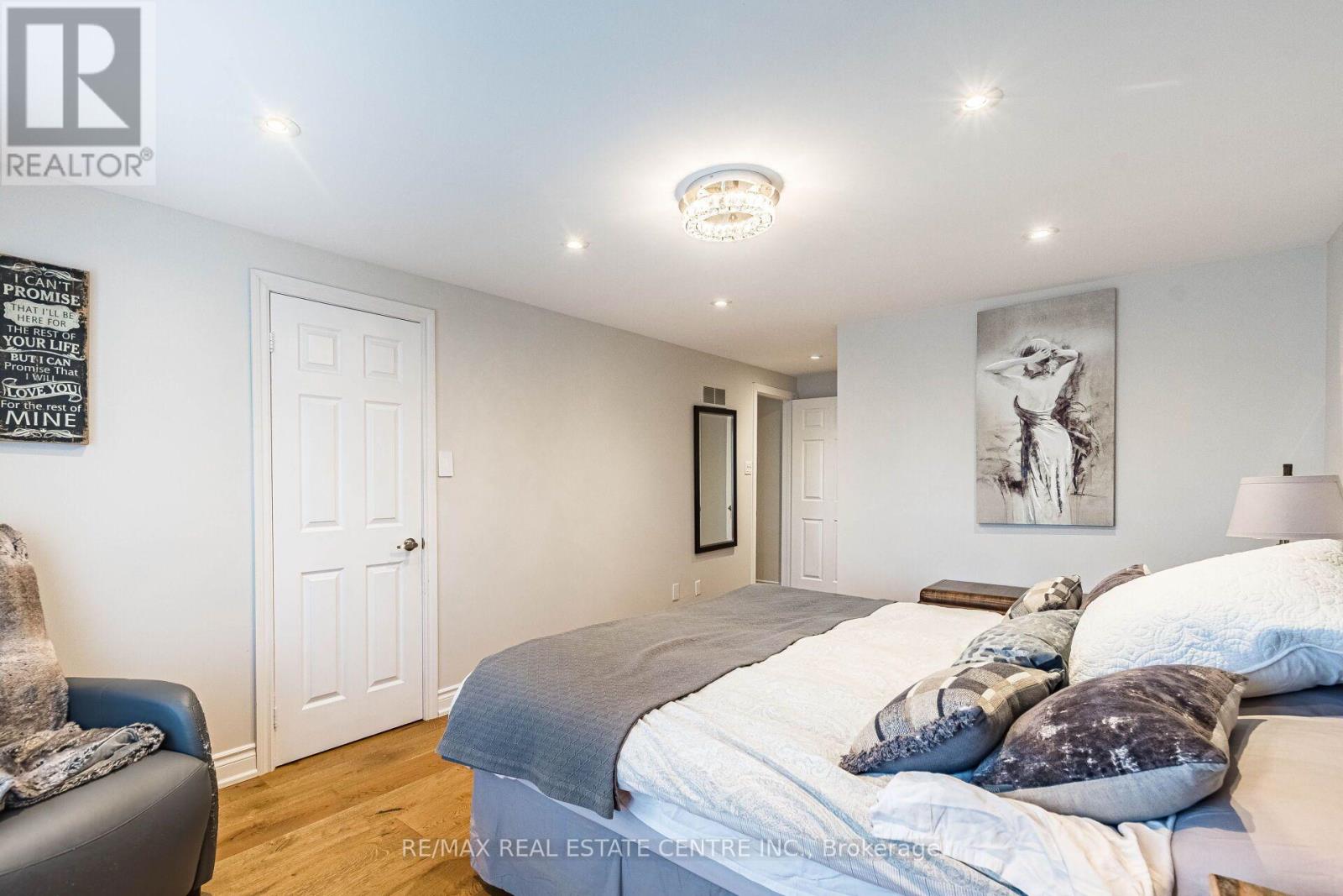 1571 MEADOWFIELD CRESCENT - 18