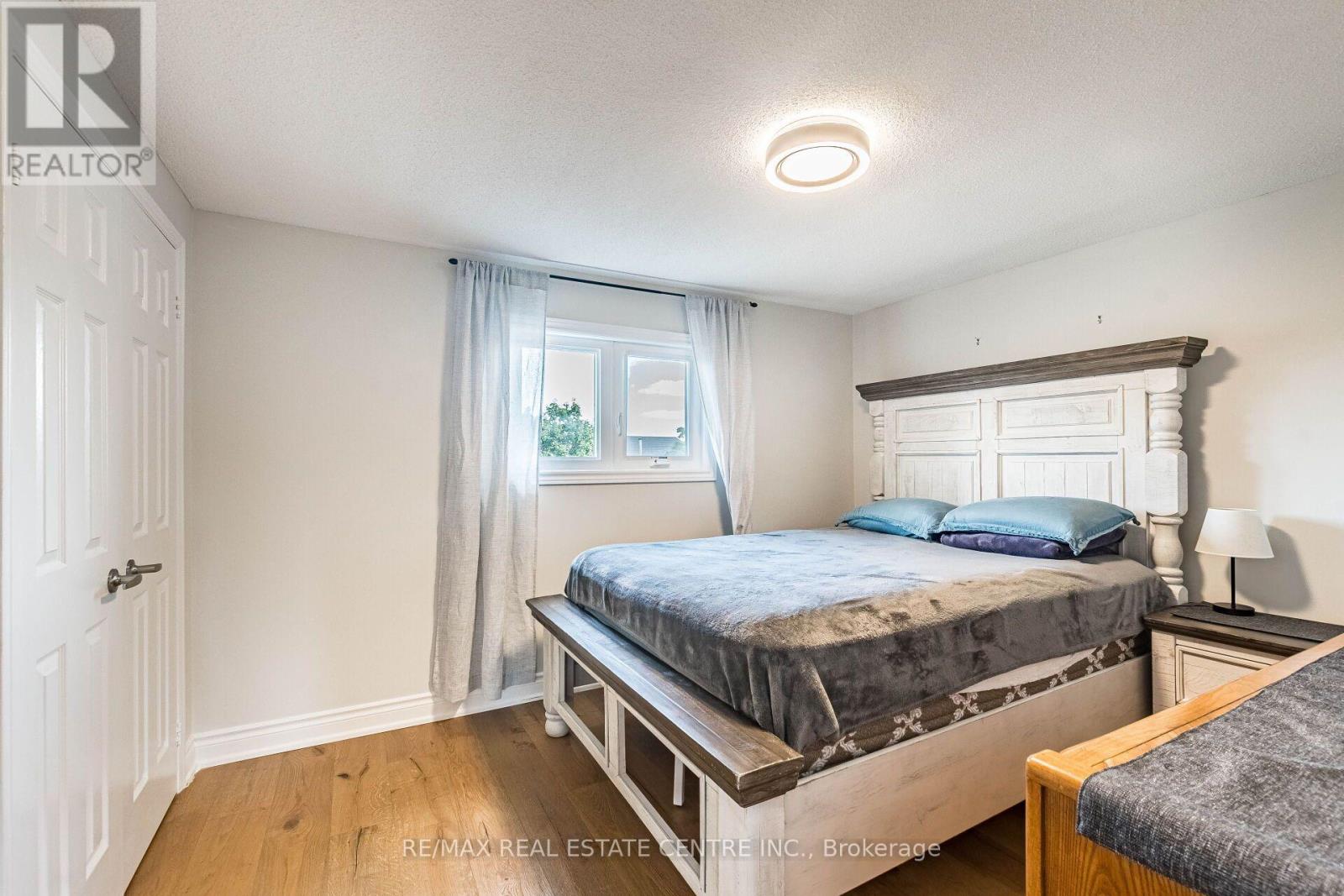 1571 MEADOWFIELD CRESCENT - 22