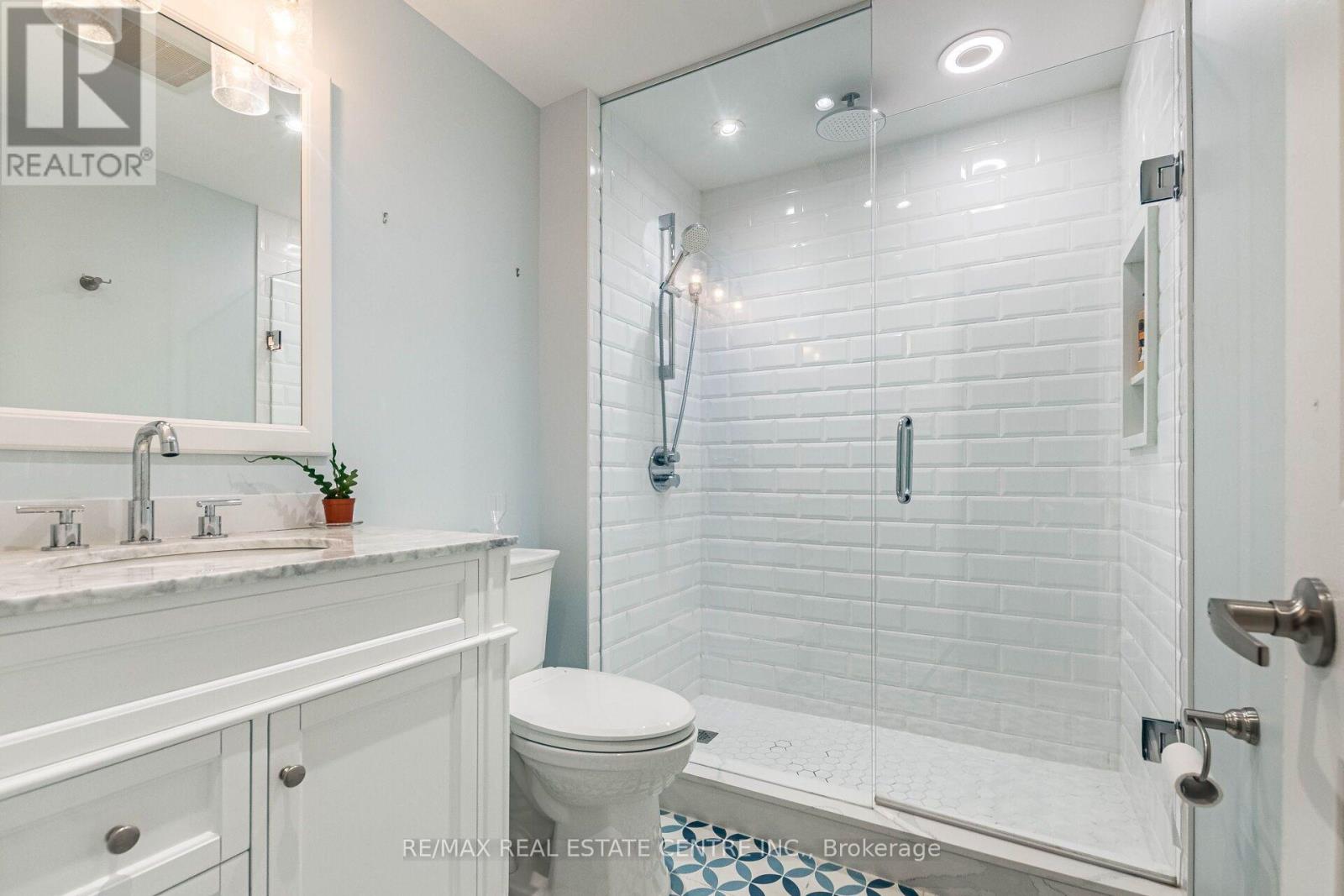 1571 MEADOWFIELD CRESCENT - 25
