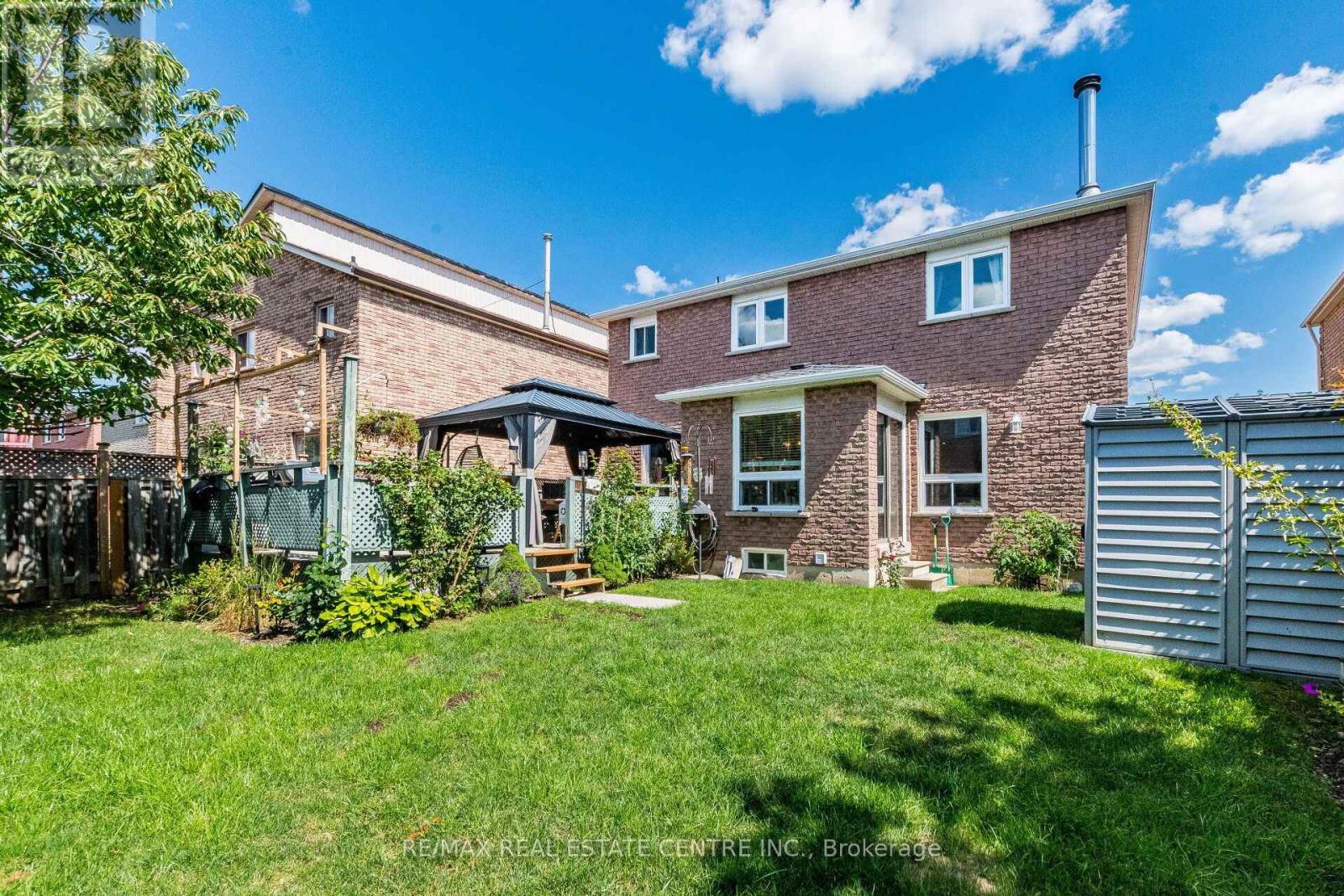 1571 MEADOWFIELD CRESCENT - 33