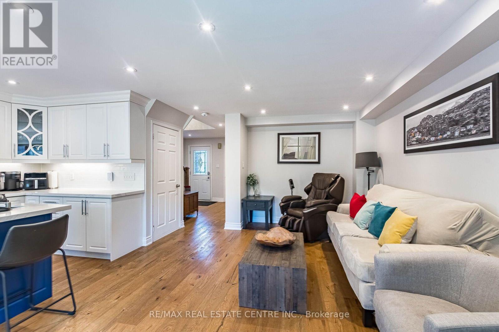 1571 MEADOWFIELD CRESCENT - 9
