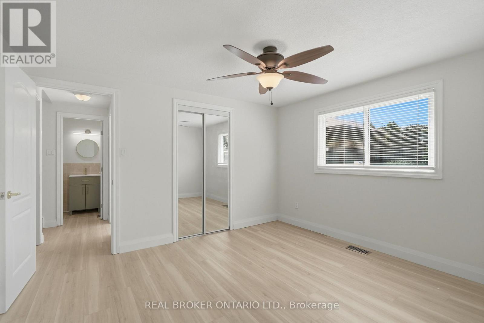 3 PRIDEAUX STREET - 32