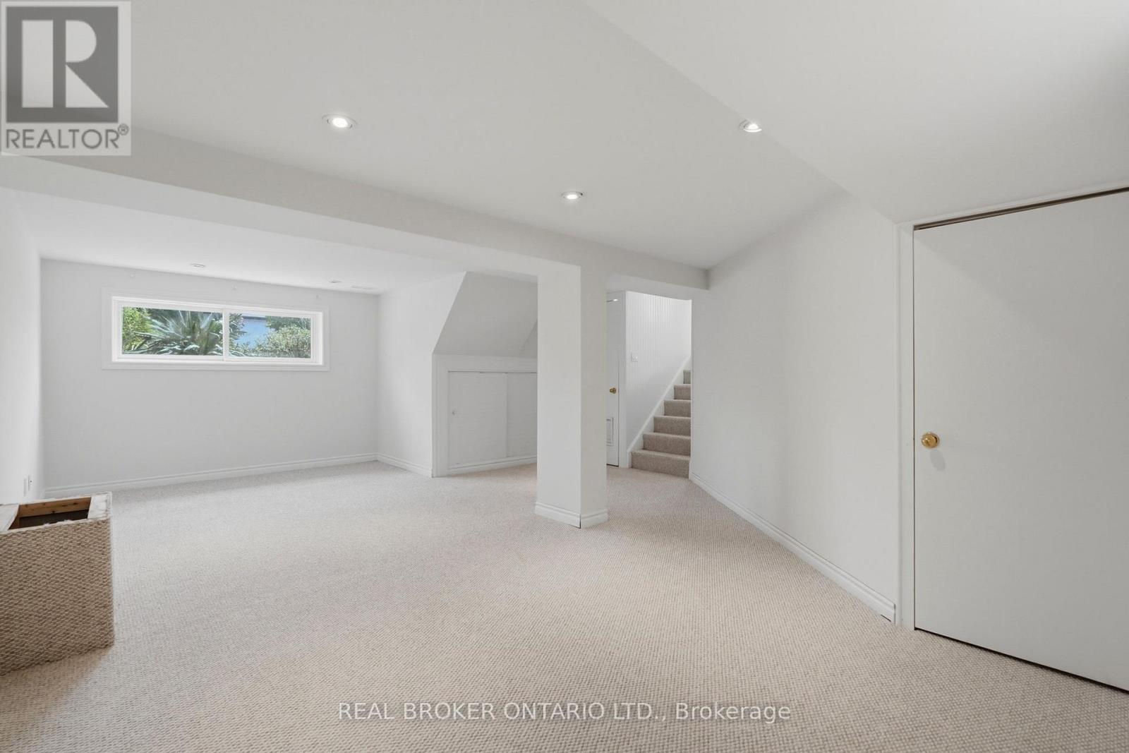 3 PRIDEAUX STREET - 35