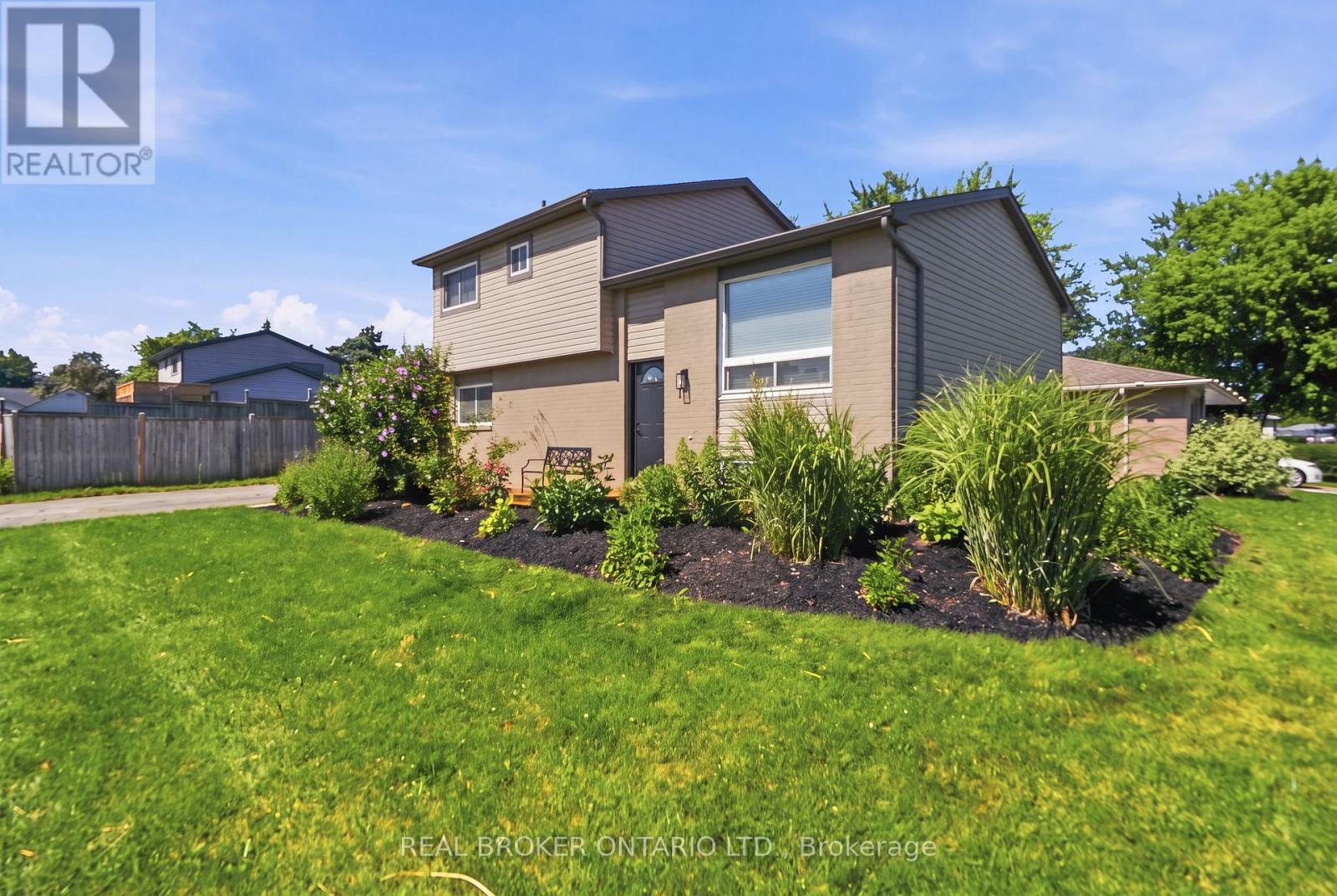 3 PRIDEAUX STREET - 4