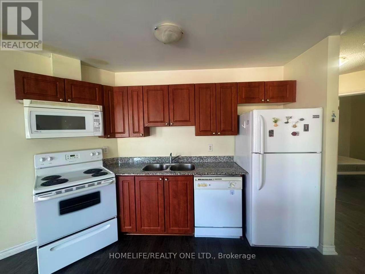 #314 135 JAMES STREET S - 1