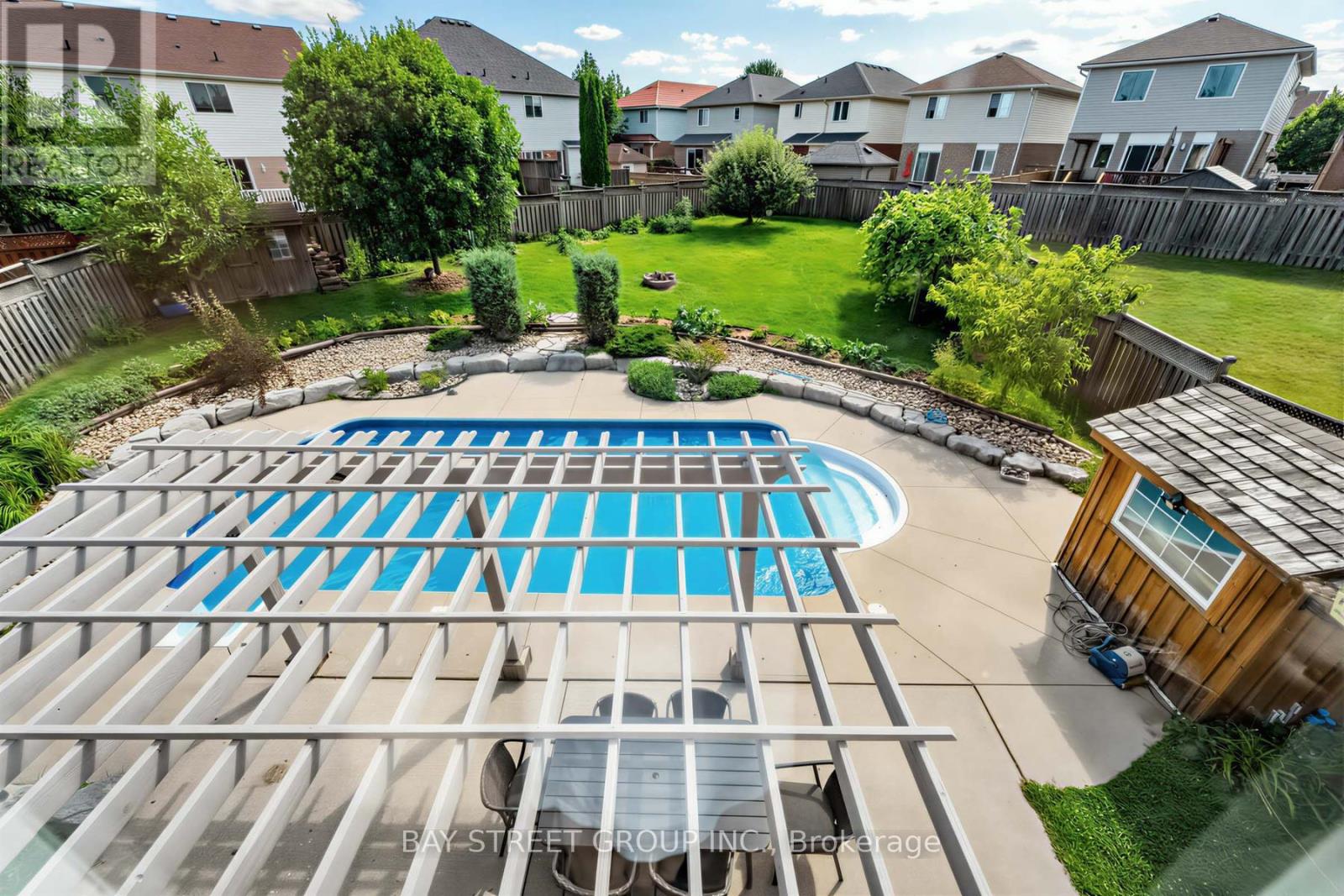63 DUBRICK CRESCENT - 19