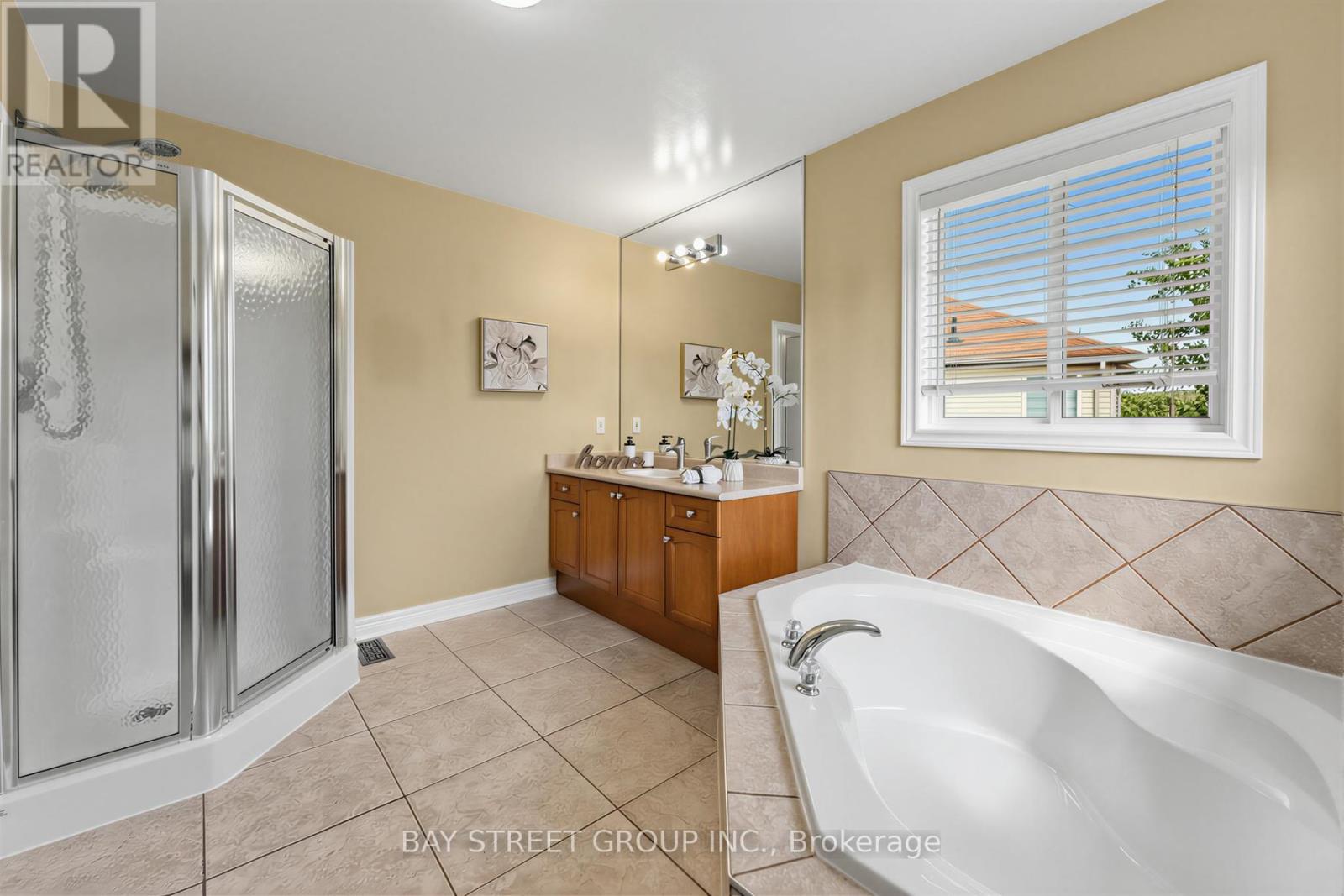 63 DUBRICK CRESCENT - 21