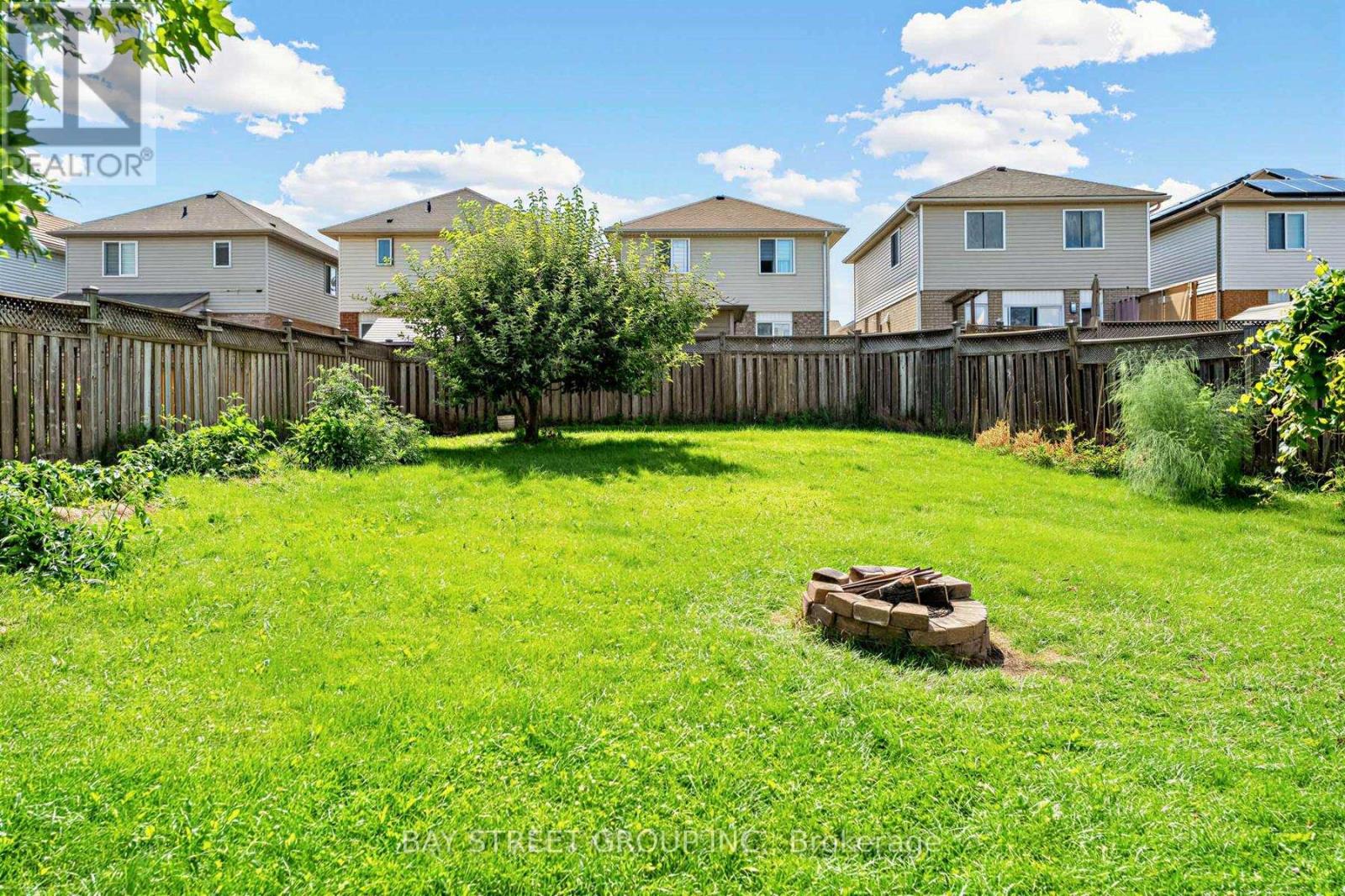 63 DUBRICK CRESCENT - 44