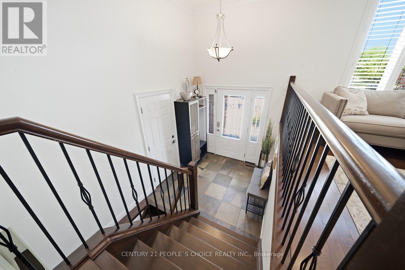 6 WESTVIEW COURT - 11