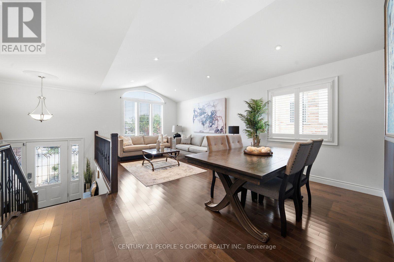 6 WESTVIEW COURT - 15