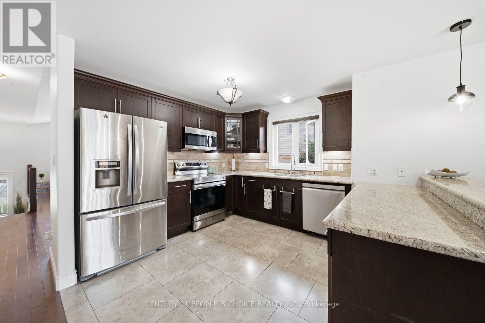 6 WESTVIEW COURT - 17