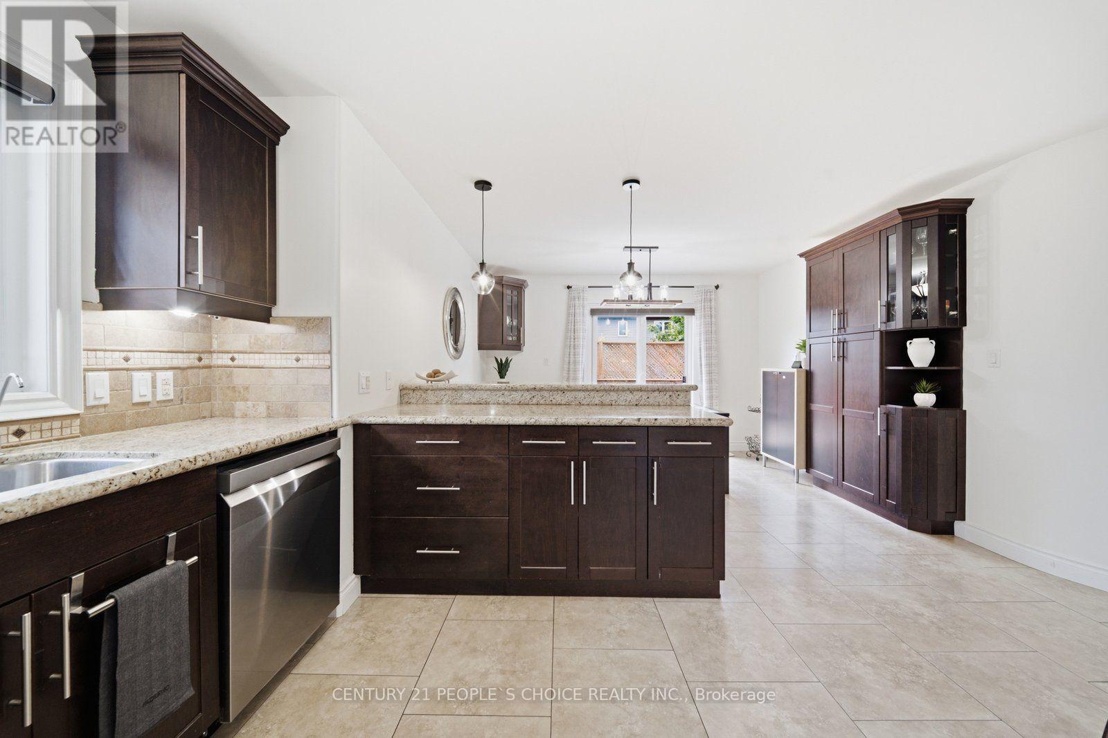 6 WESTVIEW COURT - 19