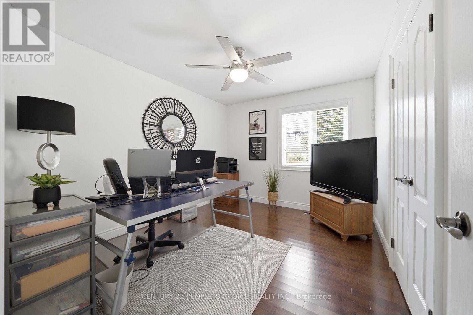 6 WESTVIEW COURT - 22