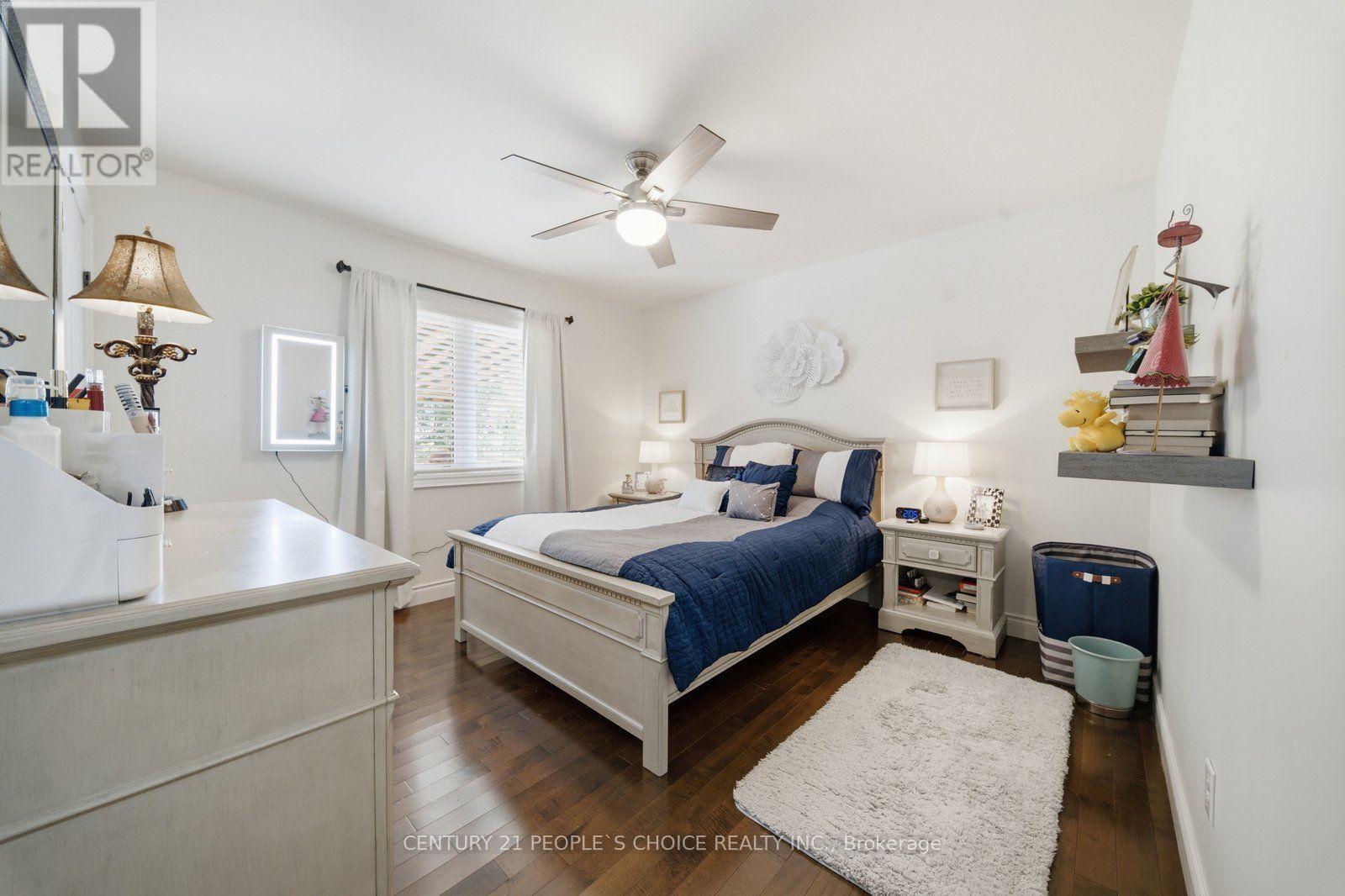 6 WESTVIEW COURT - 23