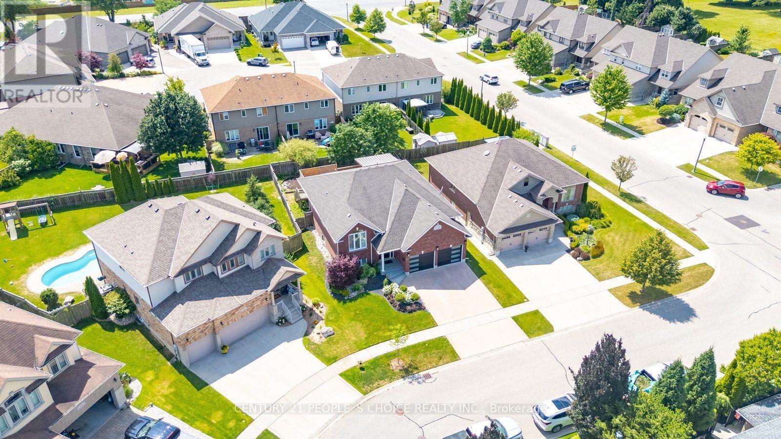 6 WESTVIEW COURT - 8
