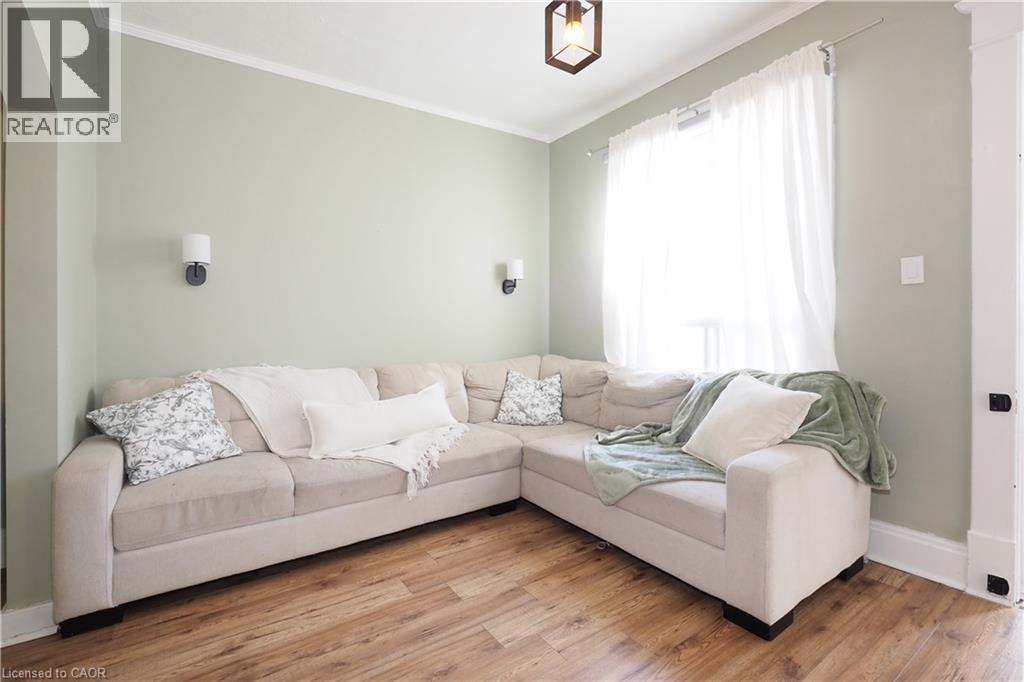19 PAISLEY Heights