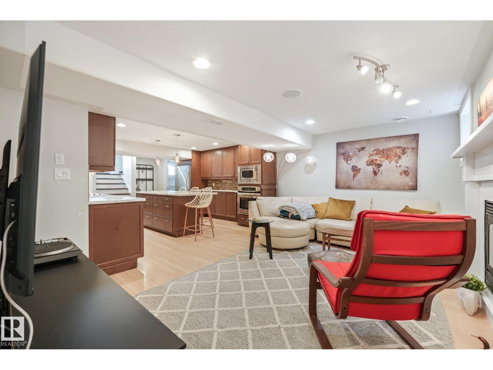 10974 126 ST NW - 48