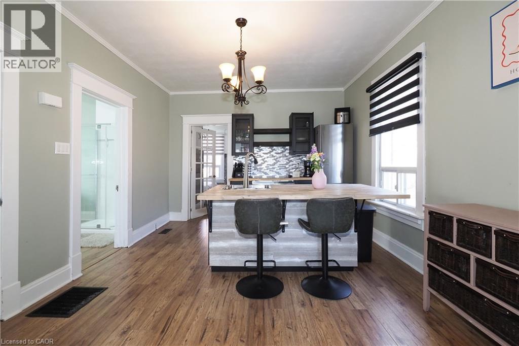 19 PAISLEY Heights