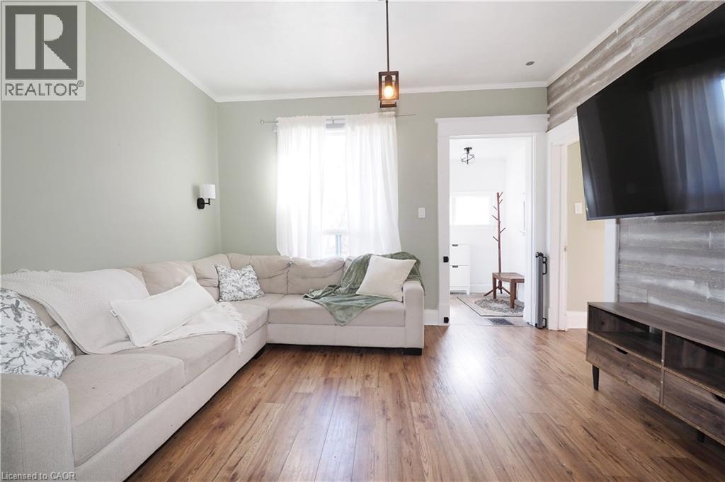19 PAISLEY Heights