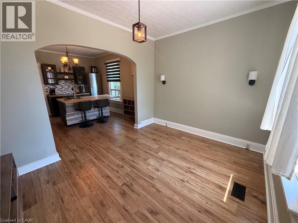 19 PAISLEY Heights