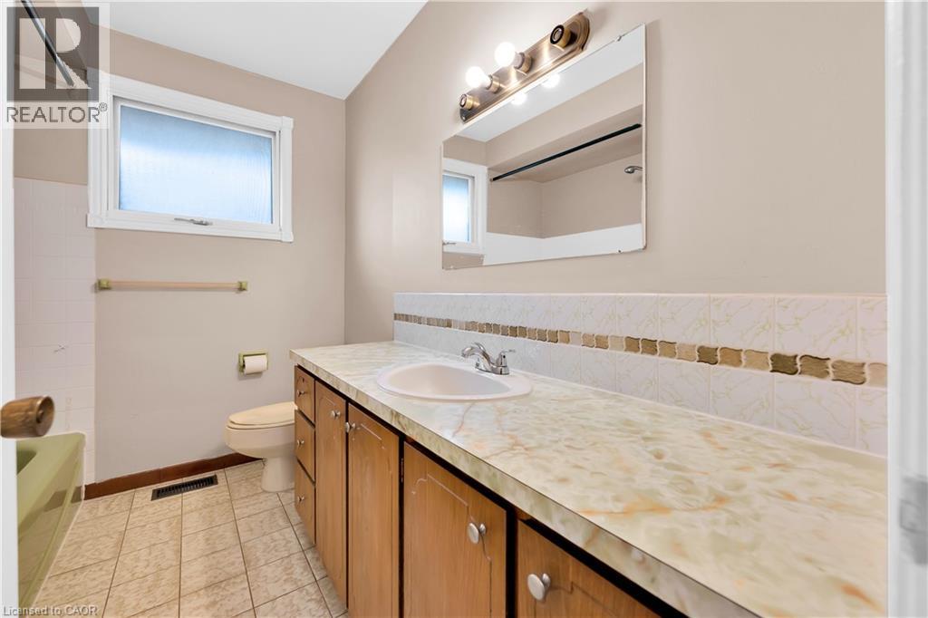 112 PURDY Crescent - 18