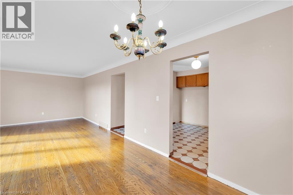 112 PURDY Crescent - 4
