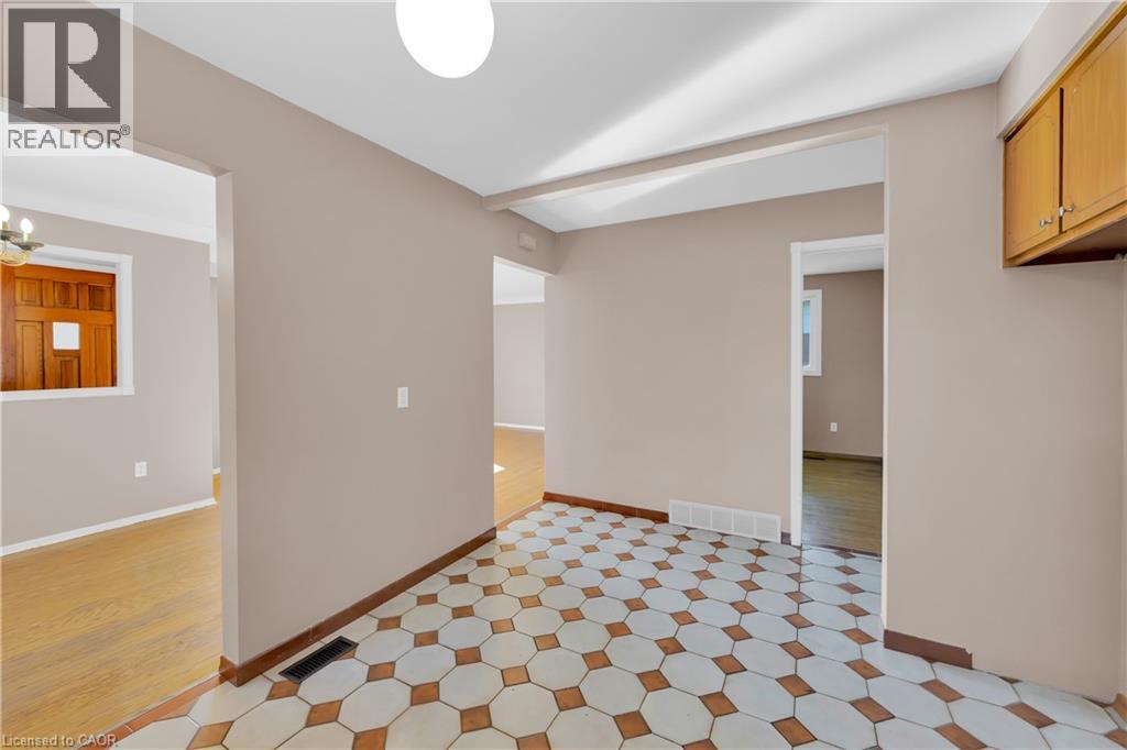 112 PURDY Crescent - 13