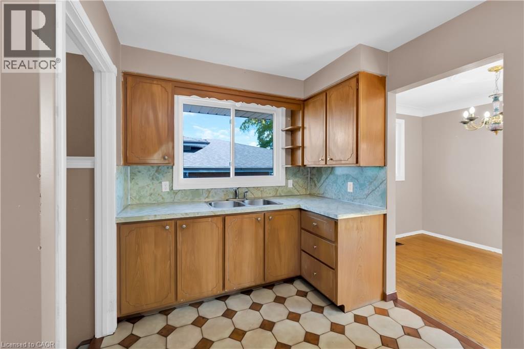 112 PURDY Crescent - 10