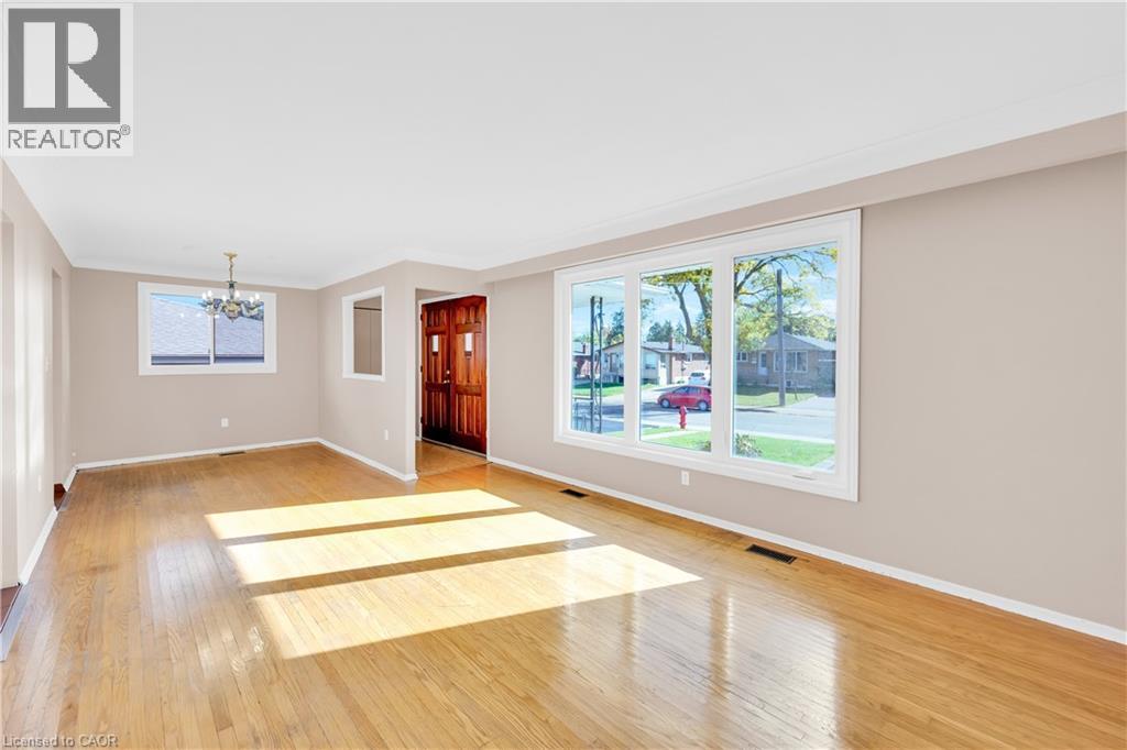 112 PURDY Crescent - 5