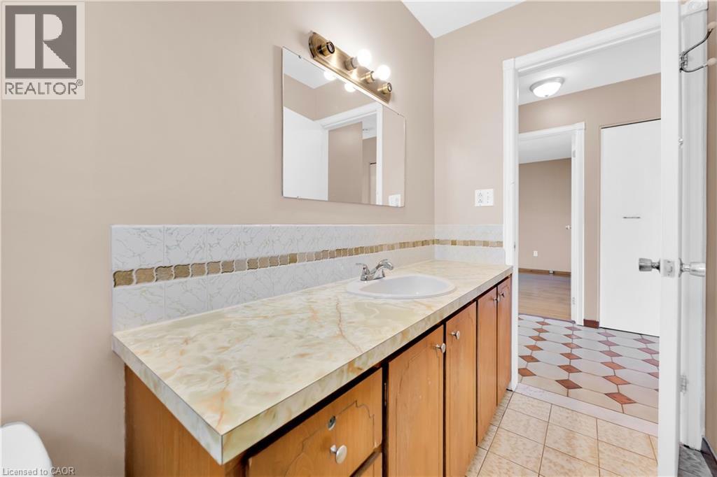 112 PURDY Crescent - 19