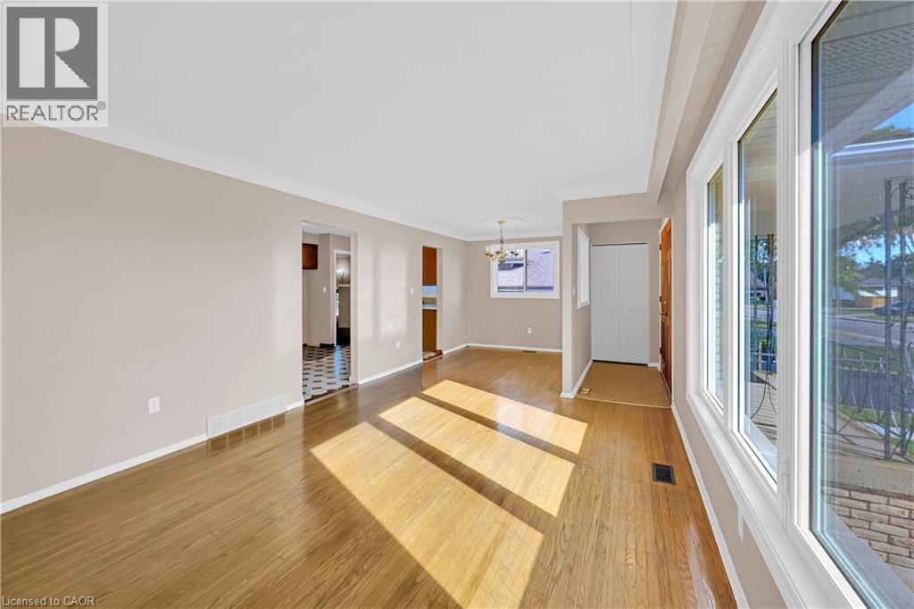 112 PURDY Crescent - 6