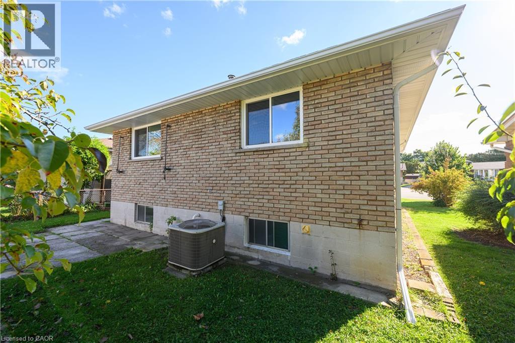 112 PURDY Crescent - 34
