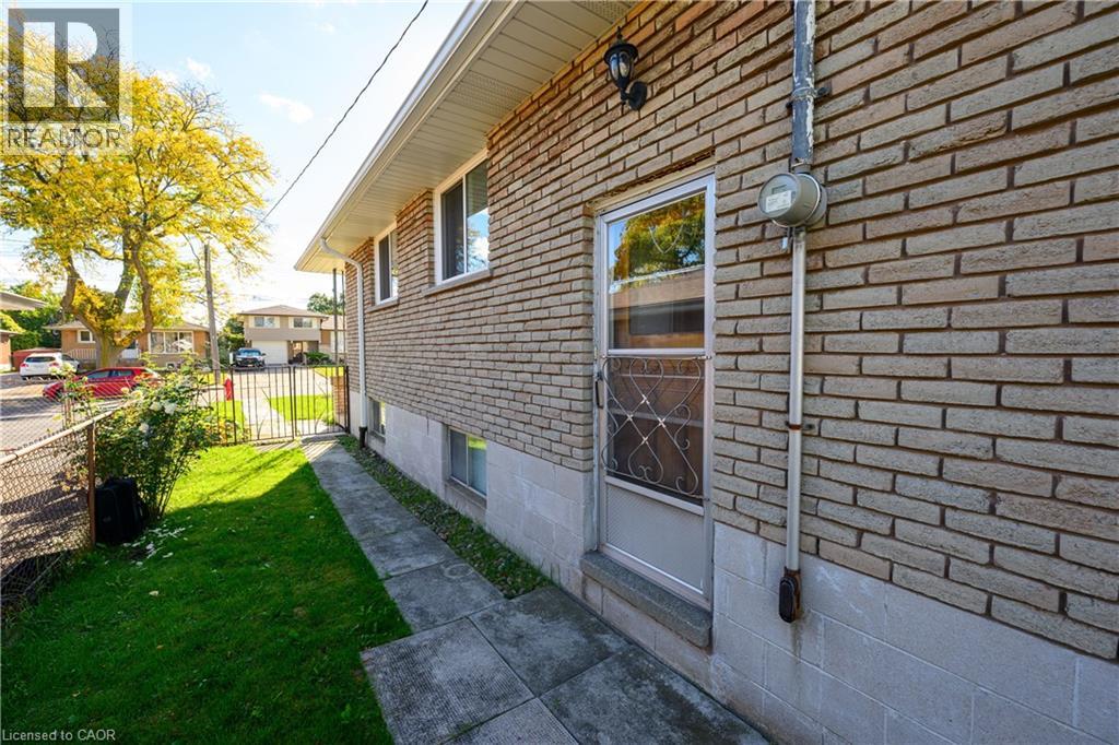 112 PURDY Crescent - 30