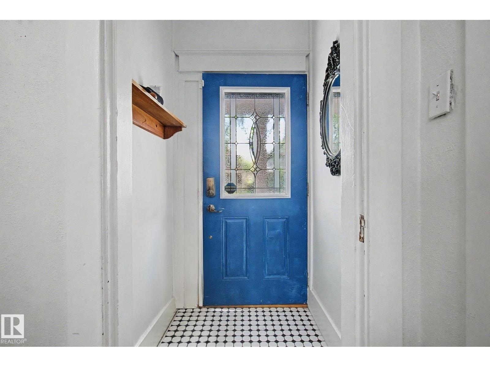 10647 125 ST NW - 4
