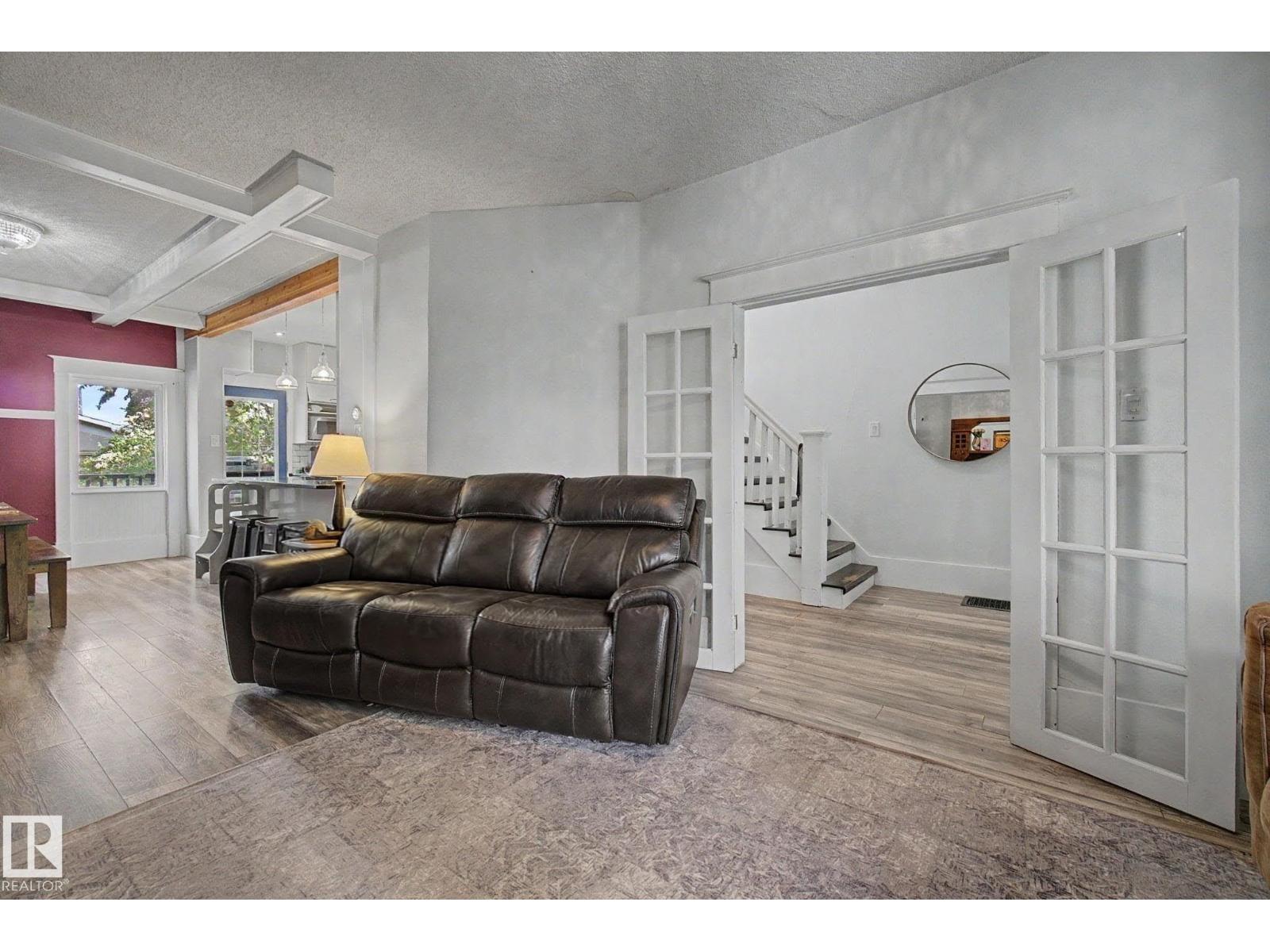 10647 125 ST NW - 9