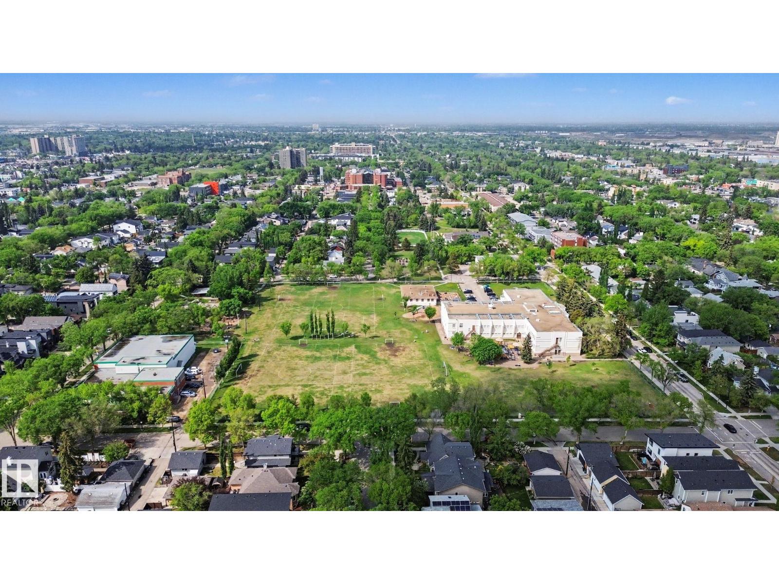 10647 125 ST NW - 54